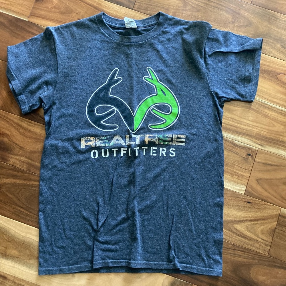 ⭐️⭐️Real tree Outfitters T-shirt. Men’s size Small